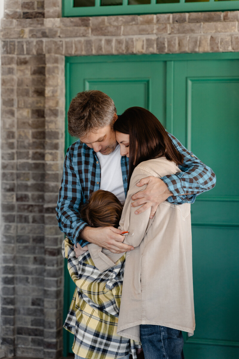 FAMILY HUGGING